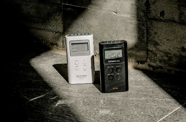 Sangean DT-120 White AM/FM-stereo kleine zakradio wit op batterijen