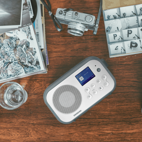 Sangean DPR-42BT White-Stone Blue DAB+/FM radio wit grijs met bluetooth werkt op batterijen/netadapter